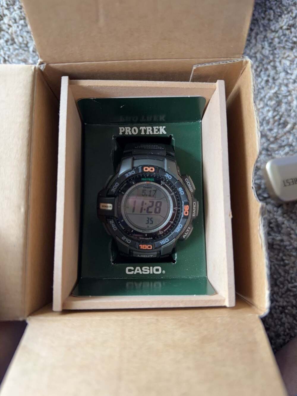 Casio Pro Trek PRG-240 Digital Watch - Picture 3 of 3